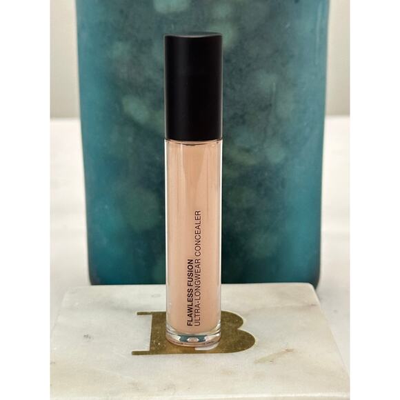 Laura Mercier NIB Flawless Fusion Concealer Full Size 1C DISCONTINUED - Picture 1 of 4